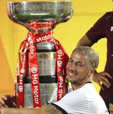 La íntima celebración de los jugadores de Colo Colo tras ganar la Supercopa