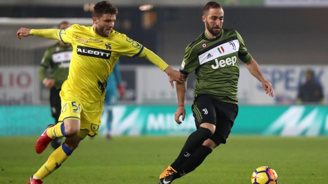 Juventus venció a Chievo Verona y le metió presión al líder Napoli en la Serie A