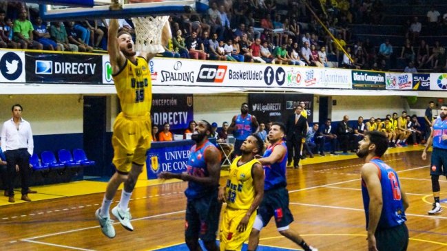 U. de Concepción dominó a la UC y accedió a las semifinales de la Conferencia Centro de la LNB