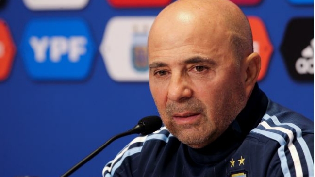 Sampaoli le envió un “recado” a Pellegrini sobre el fichaje de Mascherano