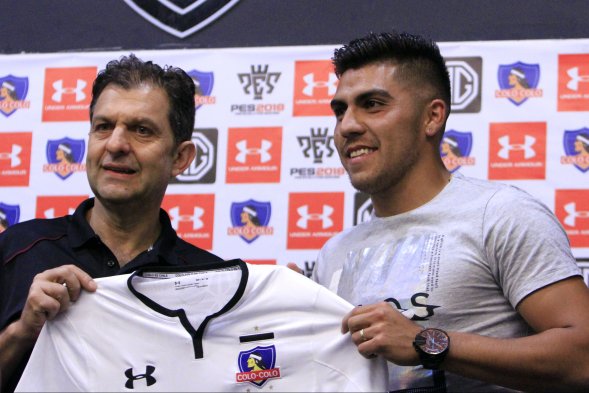 César Pinares fue presentado como el cuarto refuerzo de Colo Colo