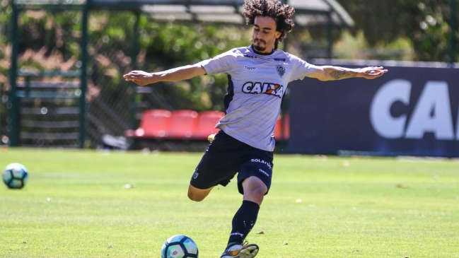 Valdívia se realizó exámenes para fichar en Sao Paulo