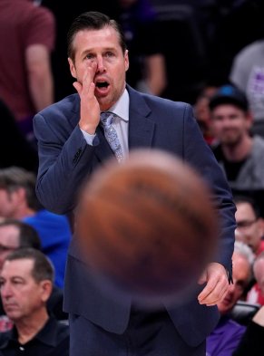 Lillard anotó 50 puntos en tres cuartos en victoria de los Blazers sobre Sacramento Kings