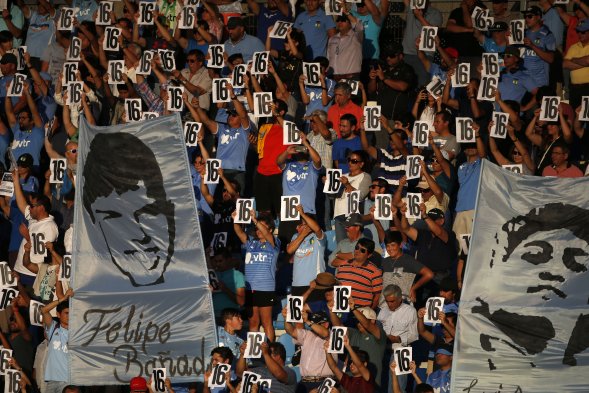 O’Higgins realizó emotivo homenaje a los 16 hinchas fallecidos en Tomé