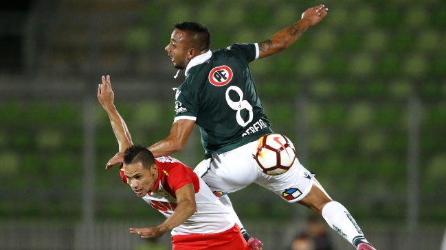 Bernardo Cerezo devolvió la ilusión a Wanderers al marcar el descuento ante I. Santa Fe