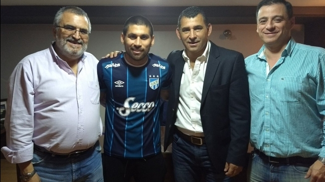 Futbolista argentino hará una pausa en su carrera para donar médula a su hermano con leucemia