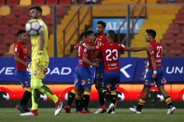 Unión Española mantuvo el invicto en el Campeonato Nacional con empate frente a Antofagasta
