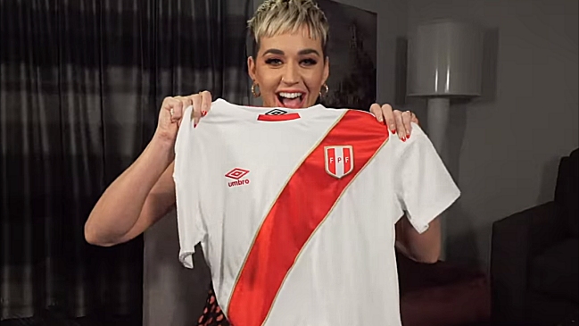 Katy Perry posó con camiseta de la selección peruana