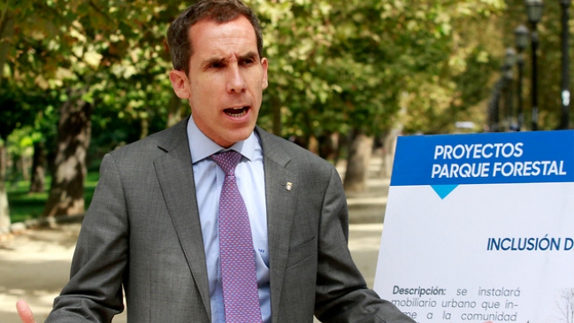 Alessandri anunció que circuito de la Fórmula E “no volverá a pasar por el Parque Forestal”