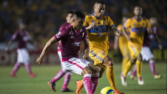 Eduardo Vargas fue titular en victoria que acercó a Tigres al liderato en México