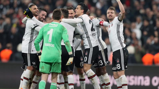 Gary Medel venció a Mauricio Isla en victoria de Besiktas sobre Fenerbahce