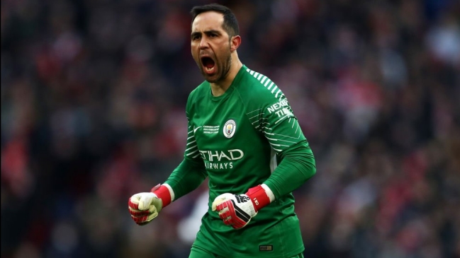 Manchester City con Claudio Bravo se proclamó campeón de la Copa de la Liga