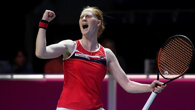 Alison Van Uytvanck sorprendió a Dominika Cibulkova y ganó el WTA de Budapest