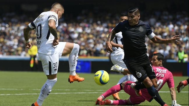 Nicolás Castillo aprovechó un rebote para anotar en el empate de Pumas ante Guadalajara
