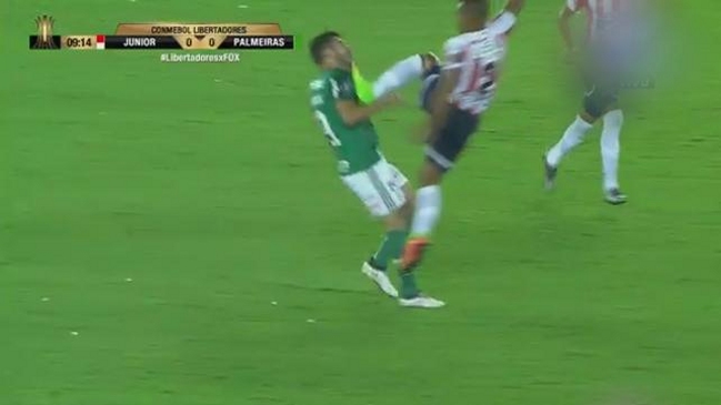 Jugador de Junior le propinó patada criminal a un futbolista de Palmeiras