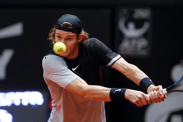 La victoria de Jarry sobre Zeballos que lo instaló en la final del ATP de Sao Paulo