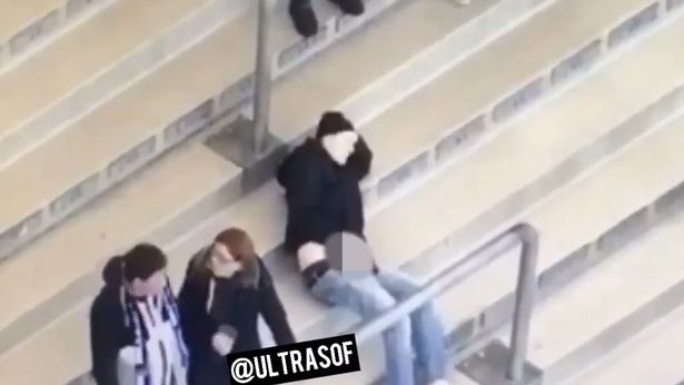 Arrestan a hincha por masturbarse en pleno partido en un estadio de Alemania