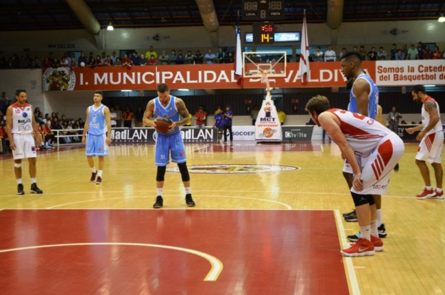 Puente Alto, la UC y Valdivia estiraron sus series en la LNB
