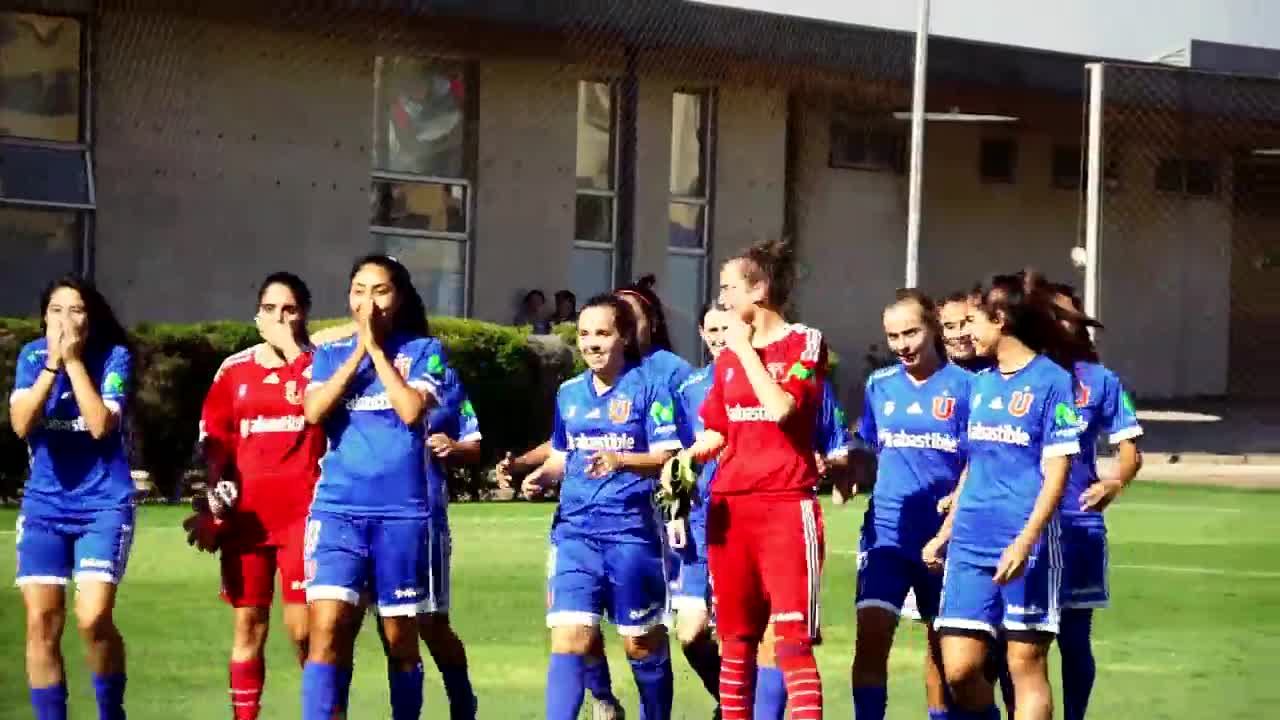 Universidad de Chile le dio una emotiva sorpresa al plantel femenino en el Día de la Mujer