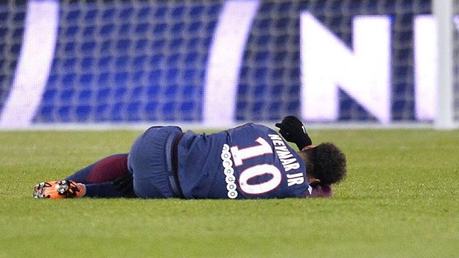 Neymar homenajeó a Stephen Hawking pero fue duramente criticado