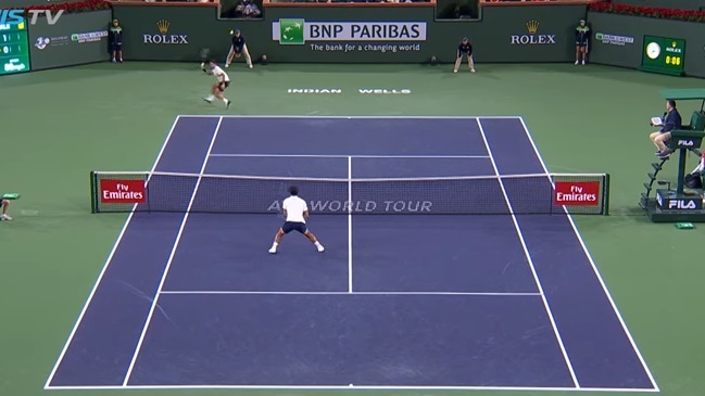 El globito a la carrera con que Federer encaminó su triunfo ante Chung