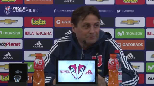 El entretenido intercambio entre Guillermo Hoyos y periodista de Cooperativa