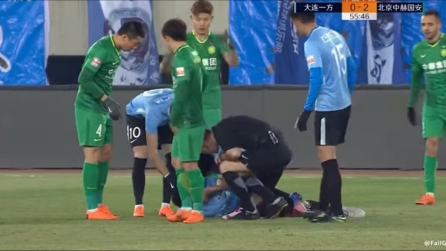 Yannick Carrasco le salvó la vida a Nicolás Gaitán tras un choque en la liga china