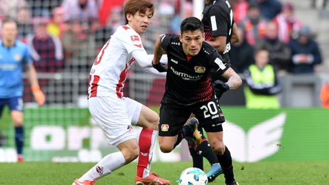 Aránguiz y Leverkusen cayeron ante uno de los colistas en Alemania