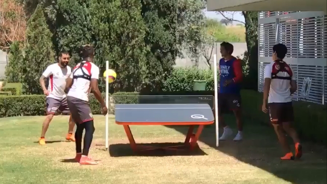 Felipe Gallegos, Matías Fernández y Víctor Dávila se lucieron jugando fútbol-tenis de mesa