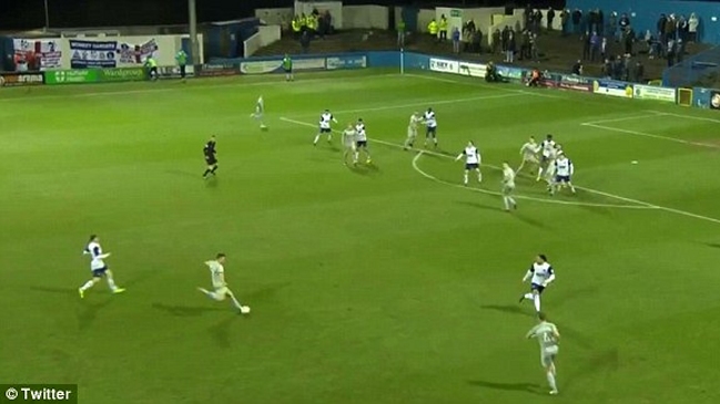 El impresionante golazo desde más de 30 metros que se produjo en la quinta división inglesa