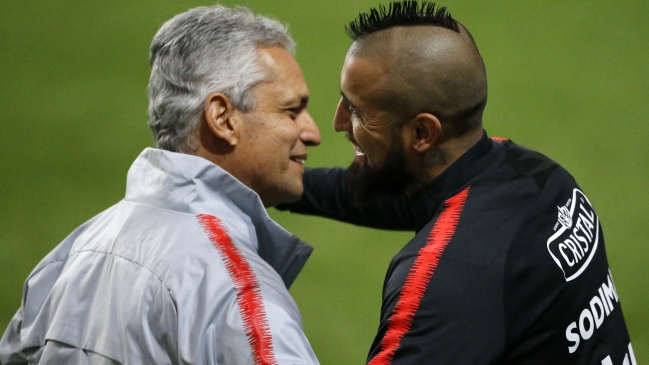 Rueda: Alexis quiso quedarse en su club, pero la pasión lo hizo venir a la Roja