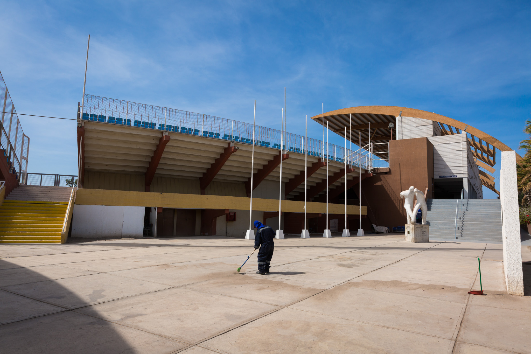 Invertirán 224 millones de pesos para mejorar recintos deportivos de Arica