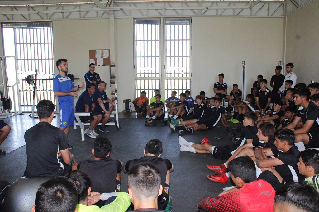 Carlos Villanueva dio una charla a las divisiones inferiores de Audax Italiano