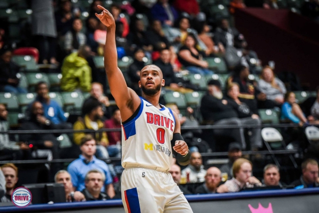 Jugador de la NBA G League falleció luego de desmayarse en un partido