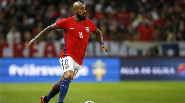 Vidal le pidió a Luksic que apadrine una escuela de fútbol del Rodelindo Román