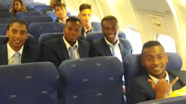 El plantel de Delfín SC ya viajó a Chile para enfrentar a Colo Colo