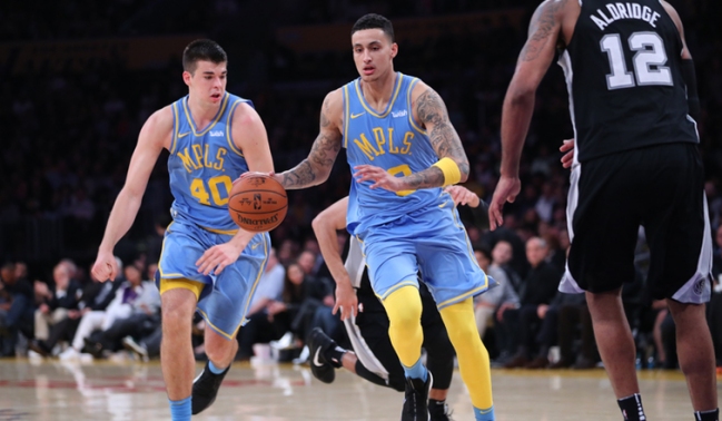 Los Lakers dejaron a San Antonio al borde de la cornisa en la NBA