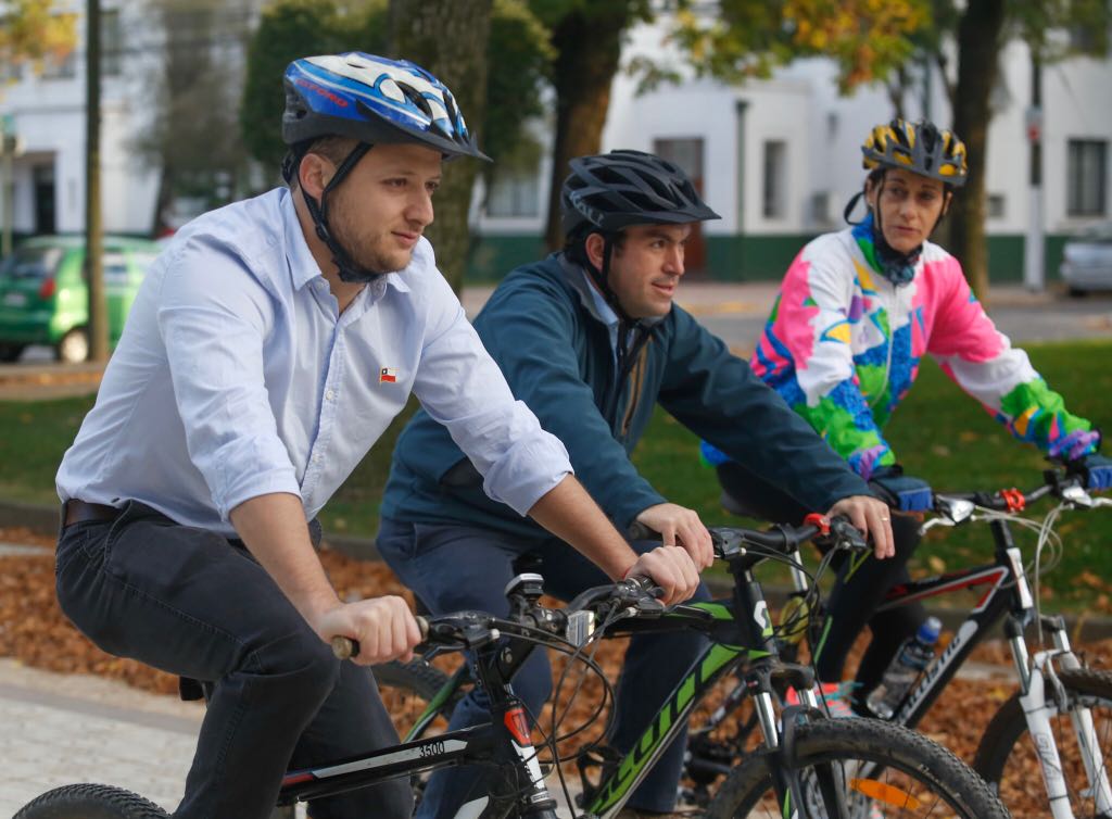 Autoridades se movilizaron en bicicleta para esperar el Día Internacional del Deporte