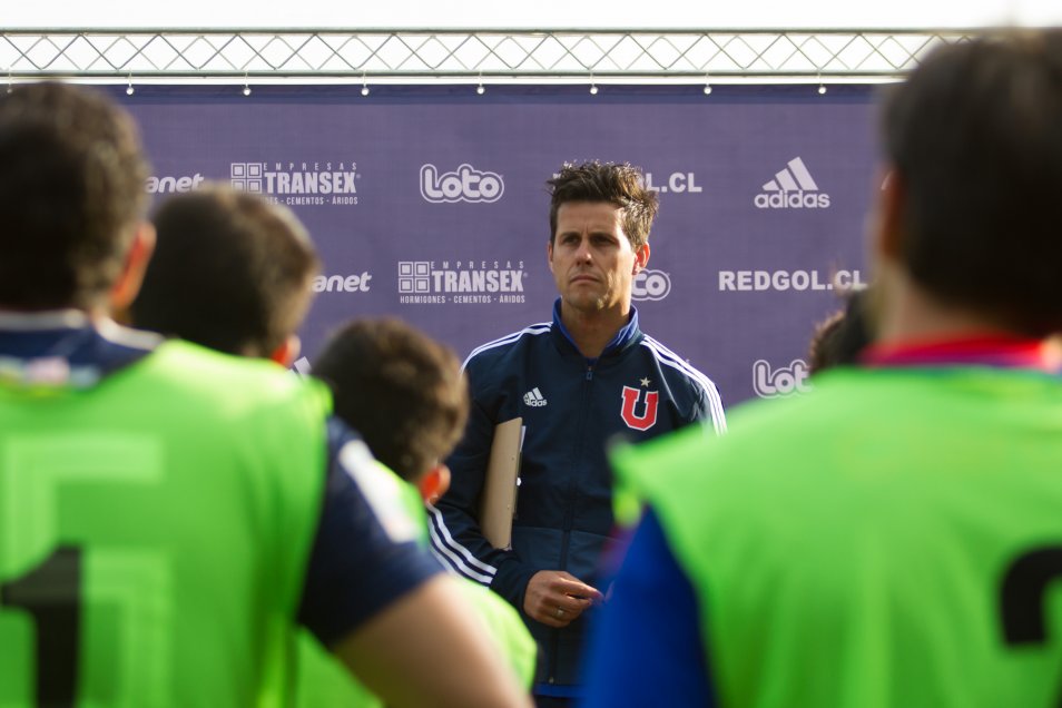 Más de mil hinchas se probaron para jugar contra históricos de Universidad de Chile