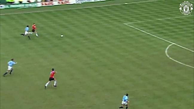 Manchester United repasó los mejores goles como visita en el derbi ante el City