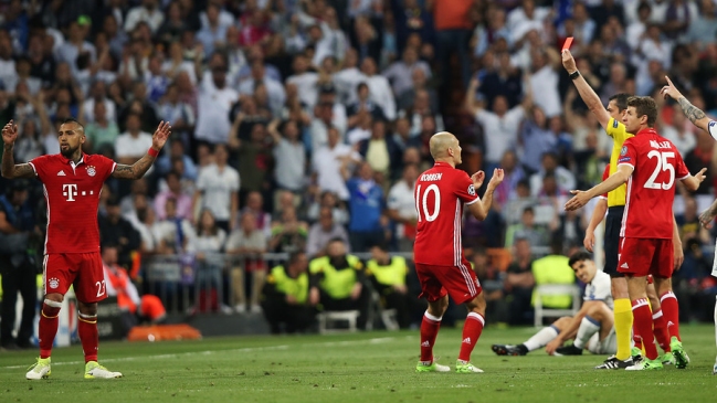 Guardiola criticó arbitraje en la Champions recordando roja a a Arturo Vidal