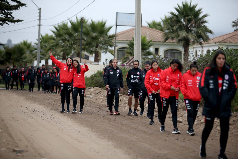 La selección chilena tuvo jornada de relajo tras avanzar en la Copa América femenina