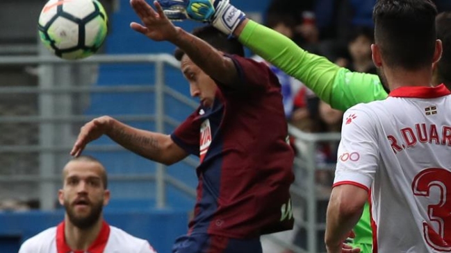 Eibar de Fabián Orellana sufrió nuevo revés tras caer ante Deportivo Alavés
