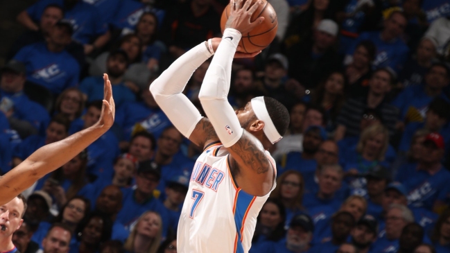 Oklahoma City venció a Utah Jazz y tomó la ventaja en su llave por los play-offs de la NBA