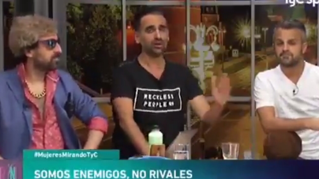 Periodista argentino leyó insultos entre hinchas de Colo Colo y la U