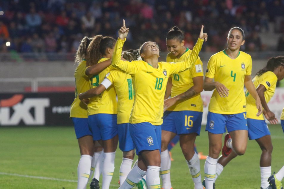 Brasil ratificó favoritismo con victoria ante Chile en La Serena