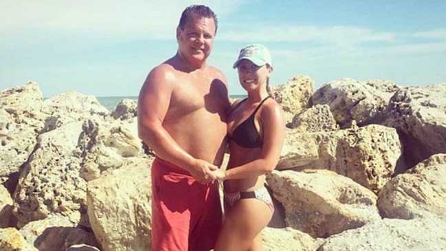 Jerry Lawler de la WWE casi murió mientras tenía sexo con su novia 40 años menor