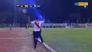 Brasileño agredió al técnico de Nacional Potosí al ser reemplazado en el primer tiempo