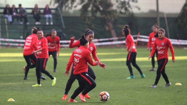 Así se prepara la selección chilena femenina para el crucial duelo ante Argentina