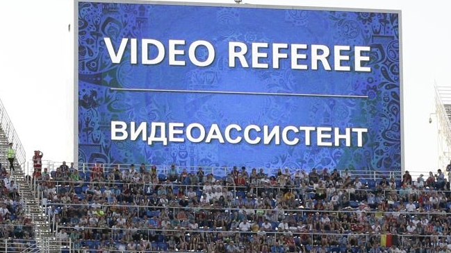 International Board publicó nuevas reglas del fútbol: Requisitos del VAR y sustitución adicional